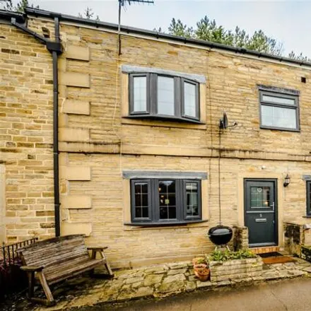 Buy this 3 bed townhouse on Sutcliffe Wood Lane in Hipperholme, HX3 8PS