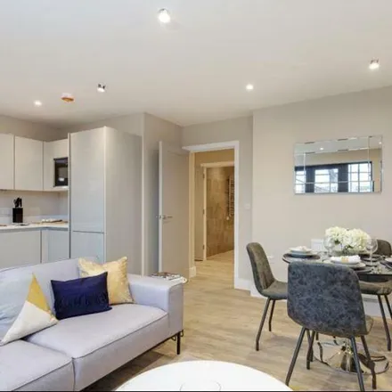 Rent this 1 bed apartment on unnamed road in London, N3 1EN