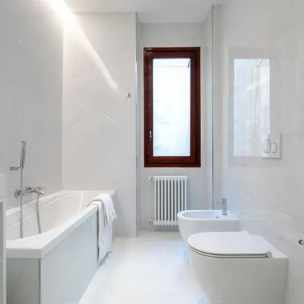 Image 2 - Via dei Guicciardini, 24 R, 50125 Florence FI, Italy - Apartment for rent