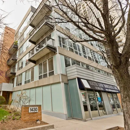 Rent this 1 bed condo on 1430 South Michigan Avenue