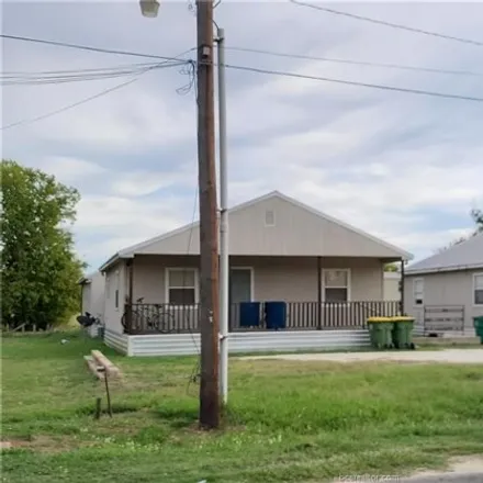 Image 2 - 732 West Texas Street, Calvert, Robertson County, TX 77837, USA - House for sale