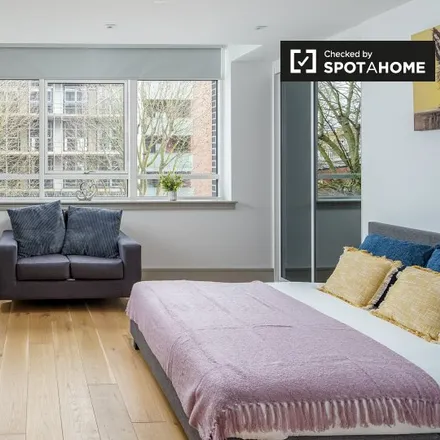 Rent this studio apartment on Bedford Road in London, N15 4HA