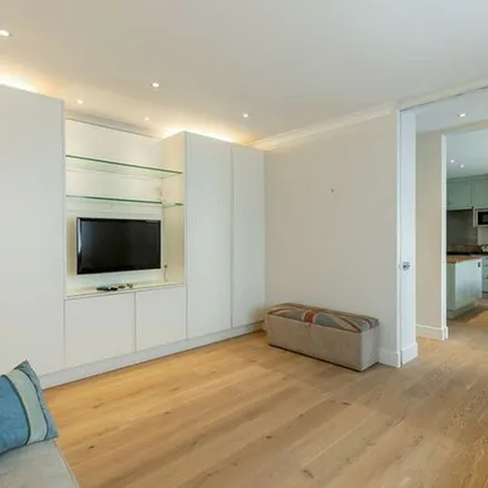 Rent this 3 bed apartment on 17 Coleherne Mews in London, SW10 9AN