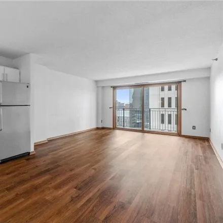 Buy this 1 bed condo on The Crossings in 2nd Avenue South, Minneapolis