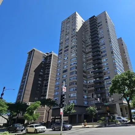 Buy this 2 bed condo on 6301 N Sheridan Rd Apt 18B in Chicago, Illinois