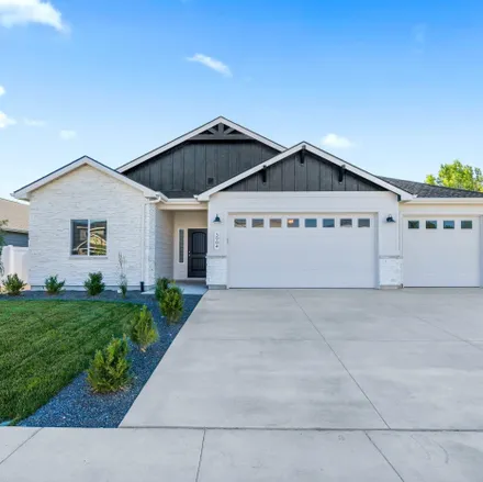 Buy this 3 bed house on Palisade Avenue in Caldwell, ID 83605
