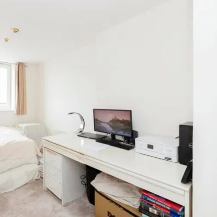 Image 5 - Victoria Wharf, 46 Narrow Street, Ratcliffe, London, E14 8DD, United Kingdom - Apartment for sale