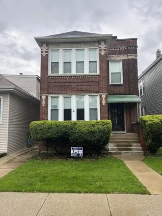 Buy this 4 bed house on 4839 West Hutchinson Street in Chicago, IL 60641