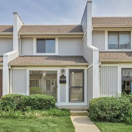 Buy this 2 bed townhouse on 539 Chard Ct in Grayslake, Illinois