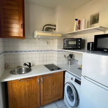 Rent this 2 bed apartment on 1 Rue Villeneuve in 92110 Clichy, France