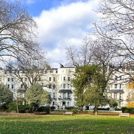 Rent this 5 bed townhouse on Stanhope Gardens in London, SW7 5JX