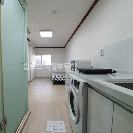 Rent this studio apartment on 서울특별시 성북구 정릉동 688-13