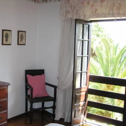 Rent this 4 bed house on Sesimbra in Setúbal, Portugal