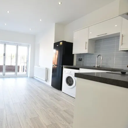 Rent this 1 bed apartment on Farley Hill in Luton, LU1 5HQ