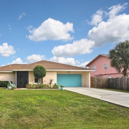 Buy this 2 bed house on 672 Cabana Road in South Venice, Sarasota County