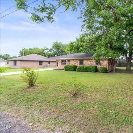 Image 4 - 505 N Lamar St, Tioga, Texas, 76271 - House for sale