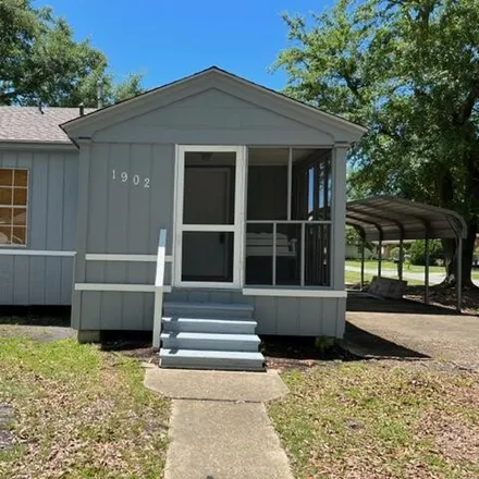 Buy this 2 bed house on 1902 Harrison Avenue in Pascagoula, MS 39567