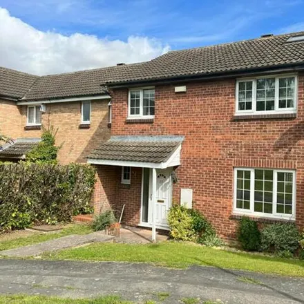 Buy this 4 bed townhouse on Wentworth Avenue in Wellingborough, NN8 5PE