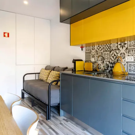 Rent this 1 bed apartment on Restaurante Merendeiro in Rua 1º de Maio, 4430-189 Vila Nova de Gaia