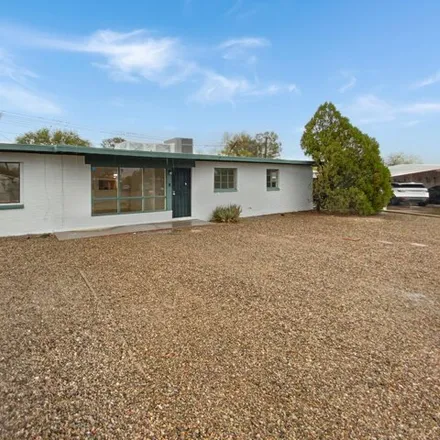 Buy this 3 bed house on 817 South Loyola Place in Tucson, AZ 85710