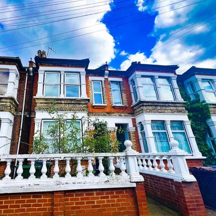 Rent this 4 bed townhouse on 44 Grove Road in London, E17 9BN