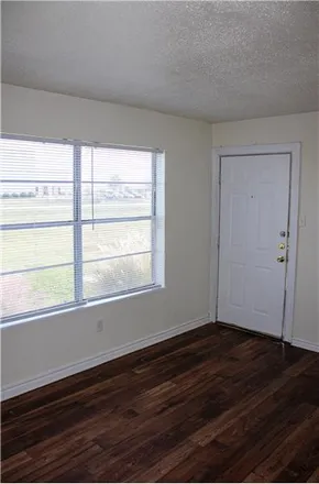 Image 4 - 571 South Booth Street, Mart, McLennan County, TX 76664, USA - Apartment for rent