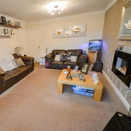 Image 8 - Toll House Mead, Sheffield, S20 5EL, United Kingdom - House for sale