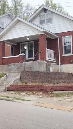 Rent this 3 bed house on 1478 West McCarty Street in Jefferson City, MO 65109