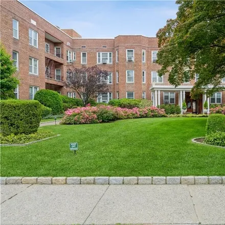 Image 1 - 101 Old Mamaroneck Road, City of White Plains, NY 10605, USA - Condo for sale