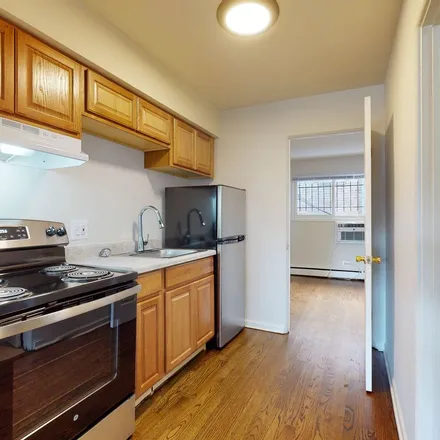 Rent this 1 bed apartment on 1341 West Pratt Boulevard in Chicago, IL 60626