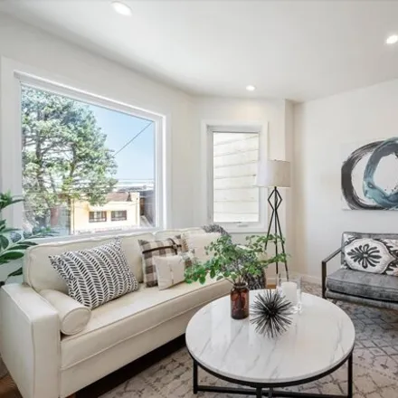 Image 4 - 212 Howth Street, San Francisco, CA 94112, USA - Duplex for sale