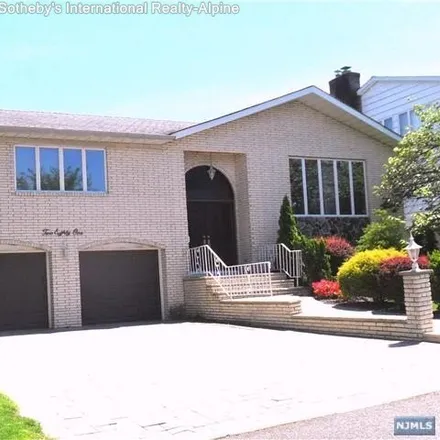 Rent this 4 bed house on 273 Ash Street in Englewood Cliffs, Bergen County