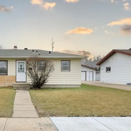 Buy this 3 bed house on 1618 17th St S in Fargo, North Dakota