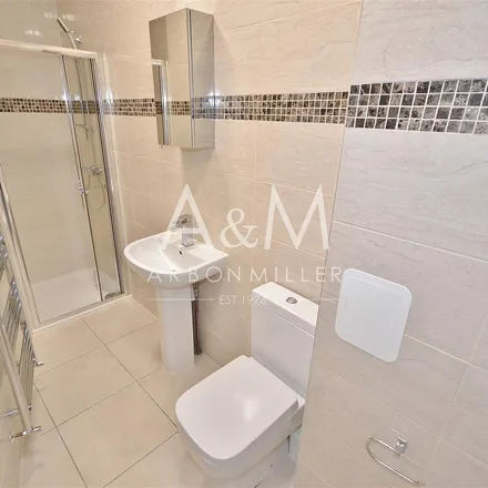 Image 4 - Ascot Close, London, IG6 3BS, United Kingdom - Apartment for rent