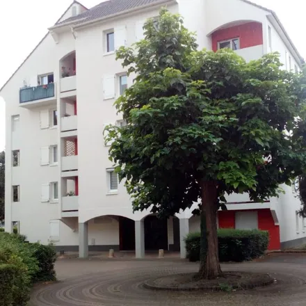 Rent this 3 bed apartment on 43 ter Rue de la Grille in 71400 Autun, France