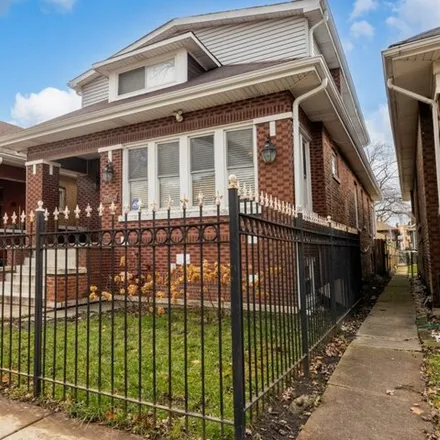 Rent this 4 bed house on 6152 South Francisco Avenue in Chicago, IL 60629