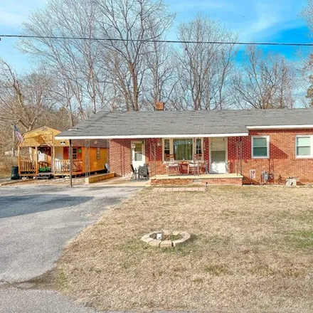 Buy this 3 bed house on 153 Shelton St in Linden, Tennessee