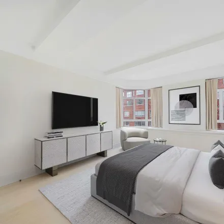 Rent this 2 bed apartment on 15 East 61st Street in New York, NY 10065