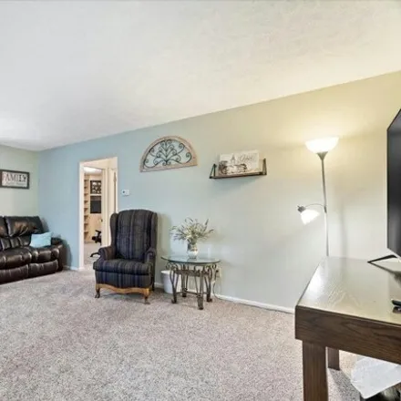 Image 6 - 4347 Sussex Drive, Crestlawn, Anderson, IN 46013, USA - Condo for sale