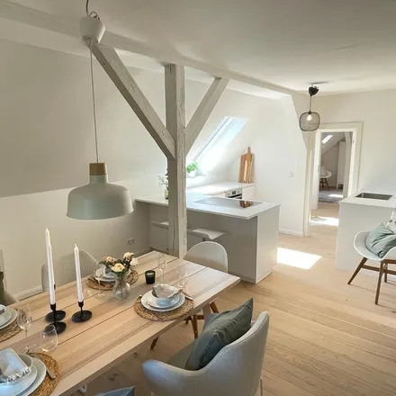 Rent this 2 bed apartment on Tarpenbek-Kollau-Wanderweg in 22453 Hamburg, Germany