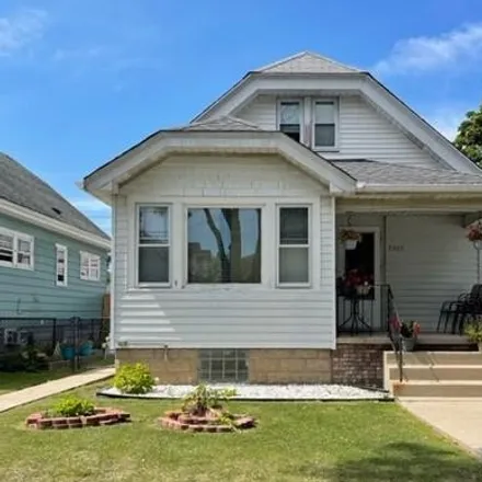 Buy this 3 bed house on 3305 South 19th Street in Milwaukee, WI 53215