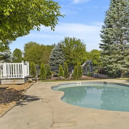 Image 3 - 1306 Callaway Drive North, Shorewood, IL 60404, USA - House for sale