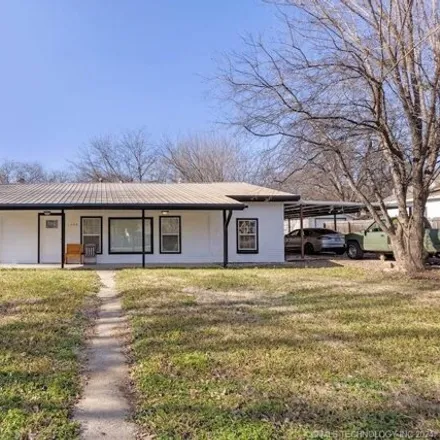 Buy this 4 bed house on 1257 C Street Southeast in Ardmore, OK 73401