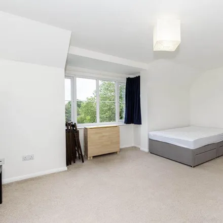 Rent this studio apartment on Northgate Drive in London, NW9 7RD