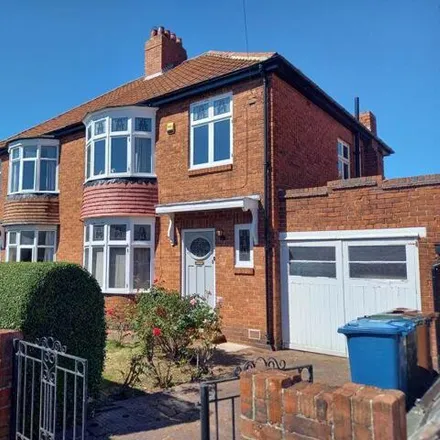 Buy this 3 bed duplex on Lindale Road in Newcastle upon Tyne, NE4 9UN