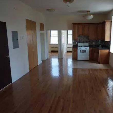 Image 5 - 122 Thatford Avenue, Unit 2nd Fl - Apartment for rent
