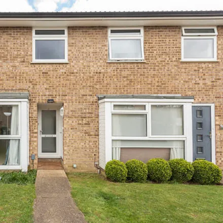 Buy this 3 bed townhouse on Gladeside in Jersey Farm, Sandridge