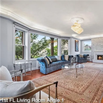 Image 1 - 514 Oriental Boulevard, New York, NY 11235, USA - Townhouse for sale