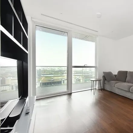 Rent this 1 bed apartment on Maine Tower in 9 Harbour Way, Canary Wharf
