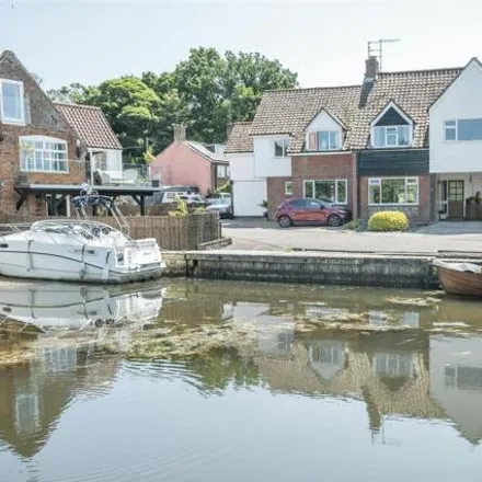 Buy this 3 bed townhouse on Anchor House in Anchor Street, Coltishall